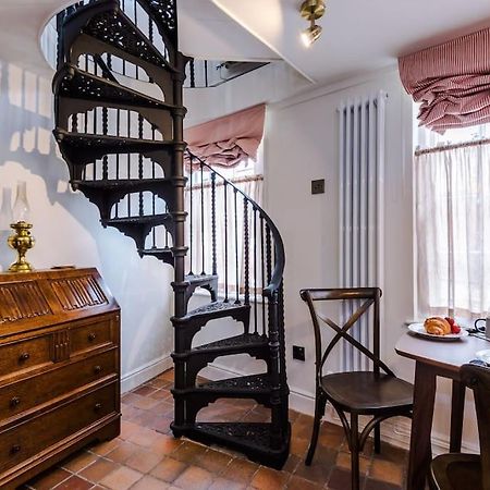 Rustic Chester Cottage Near Shops & Terrace Exterior foto